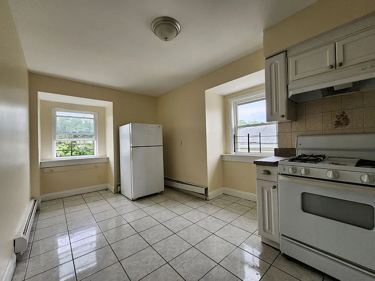 431 Madison Ave — Photo 8