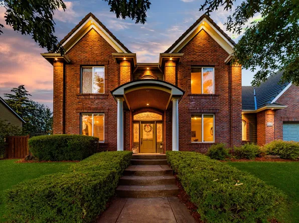 3745 Meadow View Dr, Eugene, OR 97408