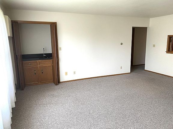 3rd image of 3202 Superior Ave #104