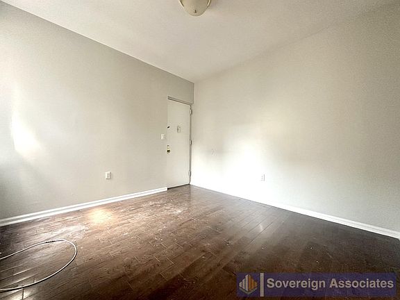 5th image of 2254 5th Ave #18