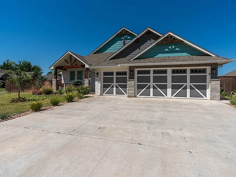 4609 McCann Ave — Photo 2