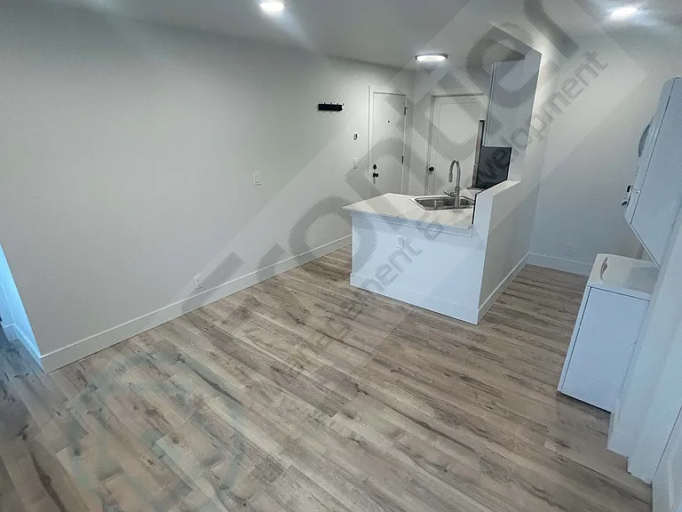 2315 Whirlpool St #1 — Photo 3