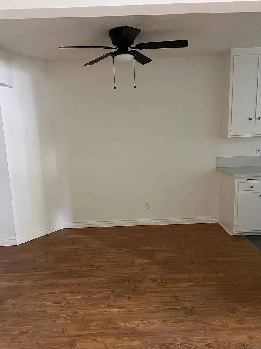 Building Photo - 1035 N Edinburgh Ave #1