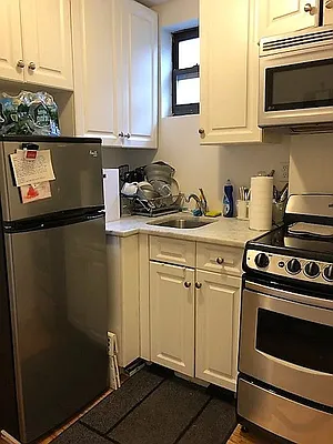 Rented by Universal Realty Group | media 15