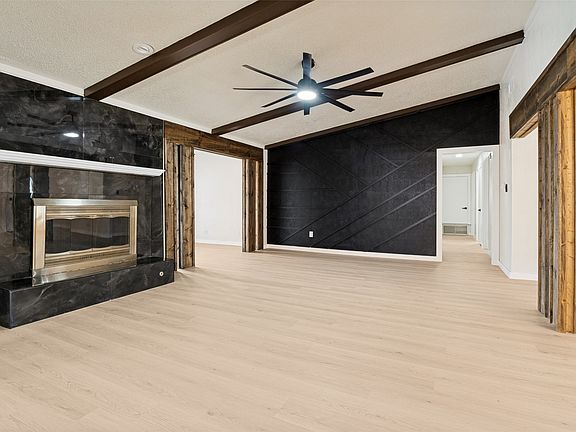 5th image of 2302 Greenhill Dr