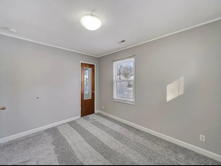 6912 Logan Ave — Photo 11