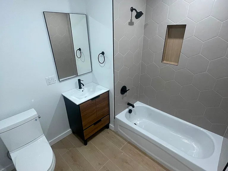 74 Webster St #B1 — Photo 2
