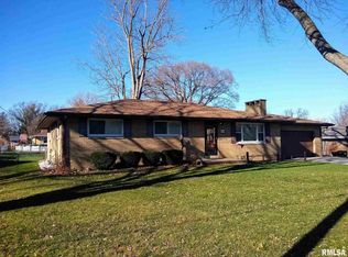 604 S Elm St, Washington, IL 61571