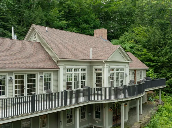 145 Stephen Day Lane, Hartford, VT 05059