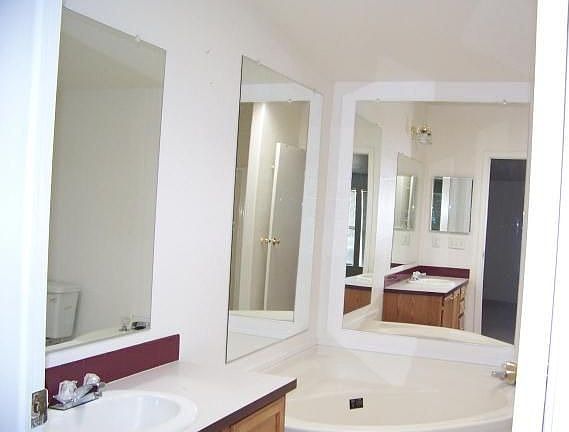 Master Garden Tub
