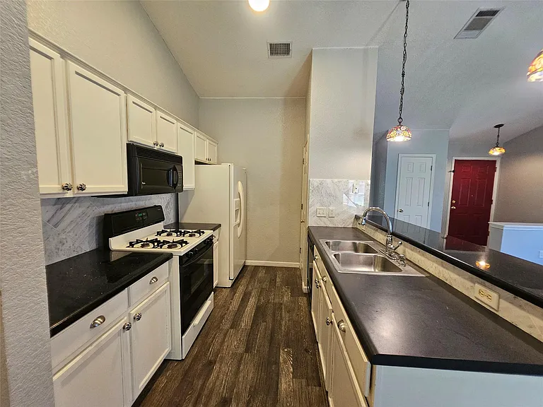 174 Prairie Springs Loop — Photo 8