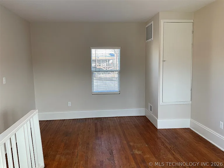 1345 E 6th St — Photo 15