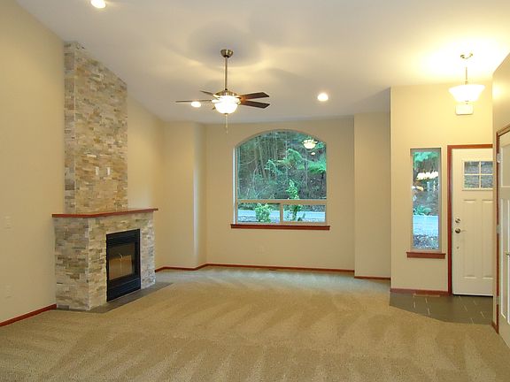 Living room - Similar home