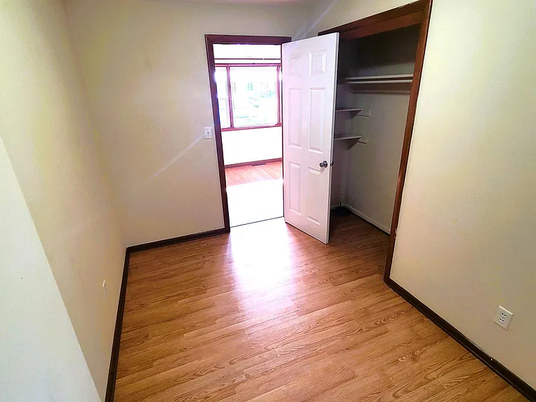 117 6th Ave NE #1 — Photo 11