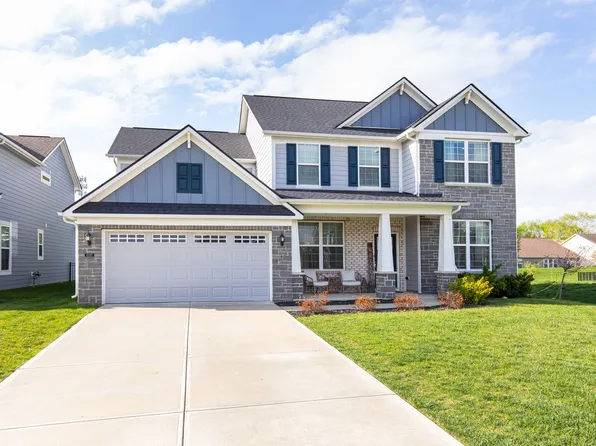 6787 Oakcrest Dr, McCordsville, IN 46055