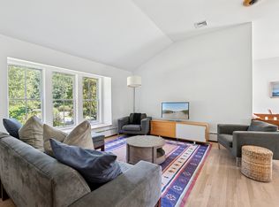 35 Bayberry Ln, Sag Harbor, NY 11963