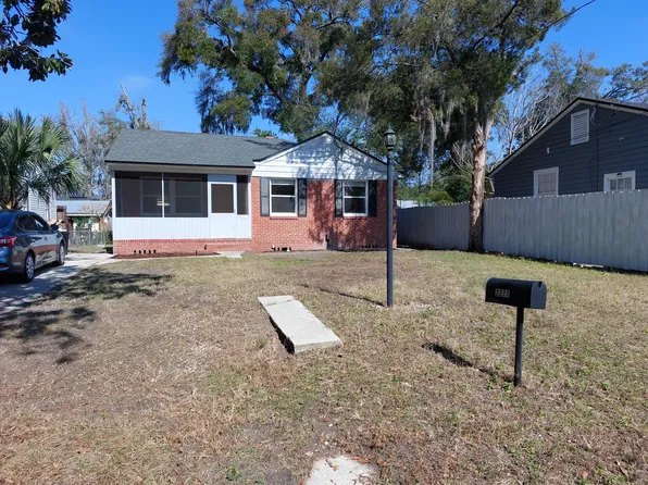 2277 Lake Shore Blvd, Jacksonville, FL 32210