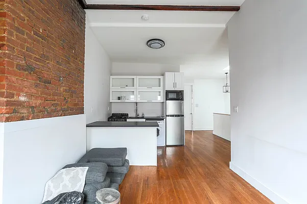 Rented by ERNY LLC | media 37