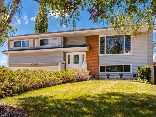 216 NE Cannington Pl SW, Calgary, AB T2W 1Z8