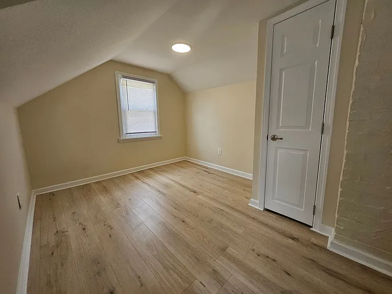 212 Middle St — Photo 13