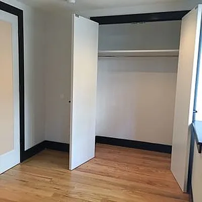 Rented by Nooklyn NYC LLC | media 51