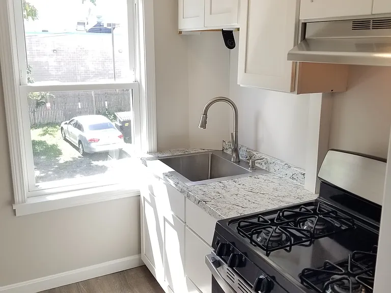 15 Walnut St — Photo 13