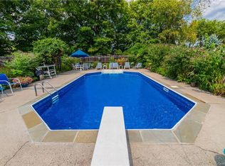 18 Merritt Ln, Newburgh, NY 12550