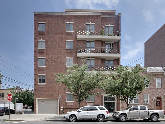 3rd image of 2303 31st Ave #2C