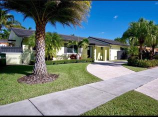 10841 SW 30th St, Miami, FL 33165