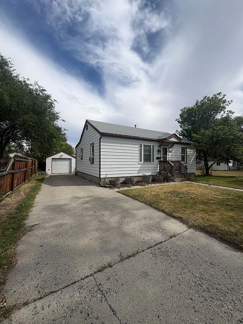 2 Bedroom House *Section 8 Welcome* — Photo 2