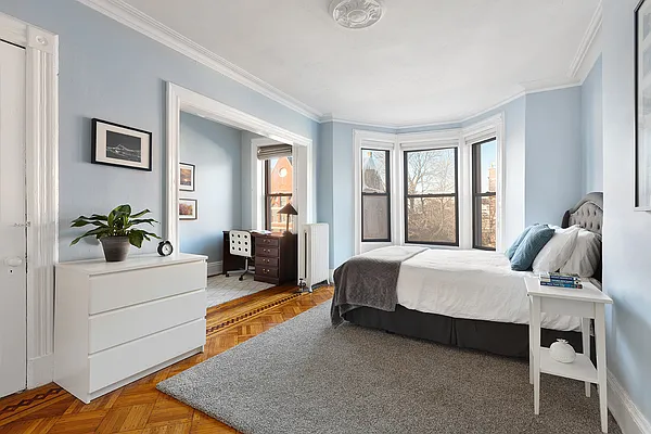 Sold by Compass | media 10