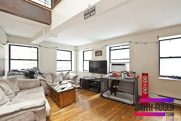 Rented by R New York | media 7