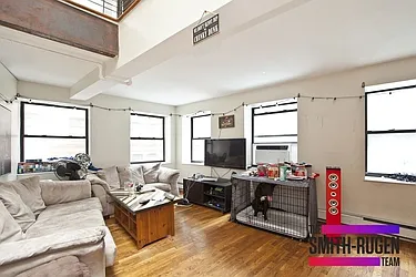 Rented by R New York