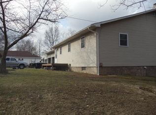 5027 Old North Rd, Christopher, IL 62822