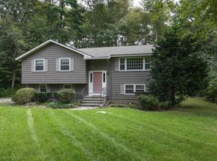 27 Simon Willard Rd, Acton, MA 01720