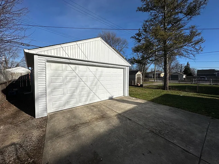 22701 Masonic Blvd — Photo 8