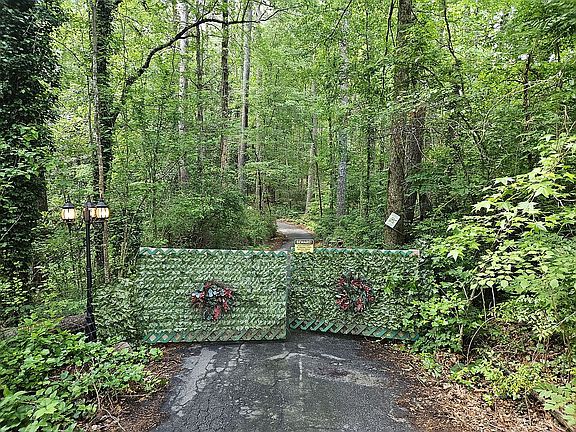 Gate