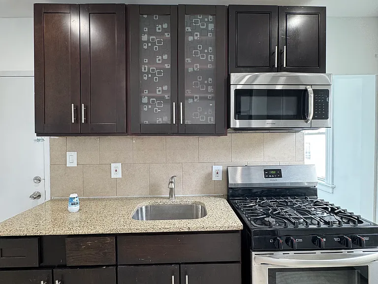 20 Coe St — Photo 12