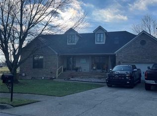 202 Deer Run Dr, Sellersburg, IN 47172