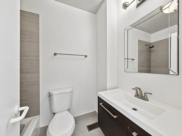 1317 W Belden Ave #F2 — Photo 18