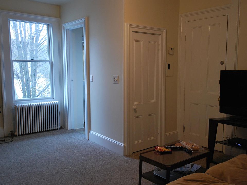 2nd image of 47 Washington Ave