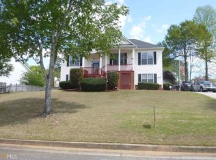 102 Kingsbrook Cir, Newnan, GA