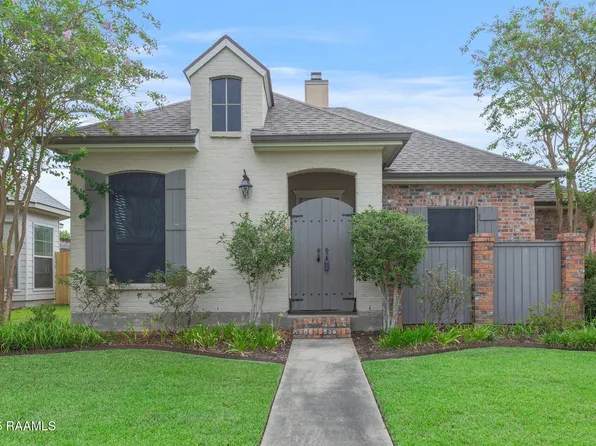 1001 Southlake Cir, Youngsville, LA 70592