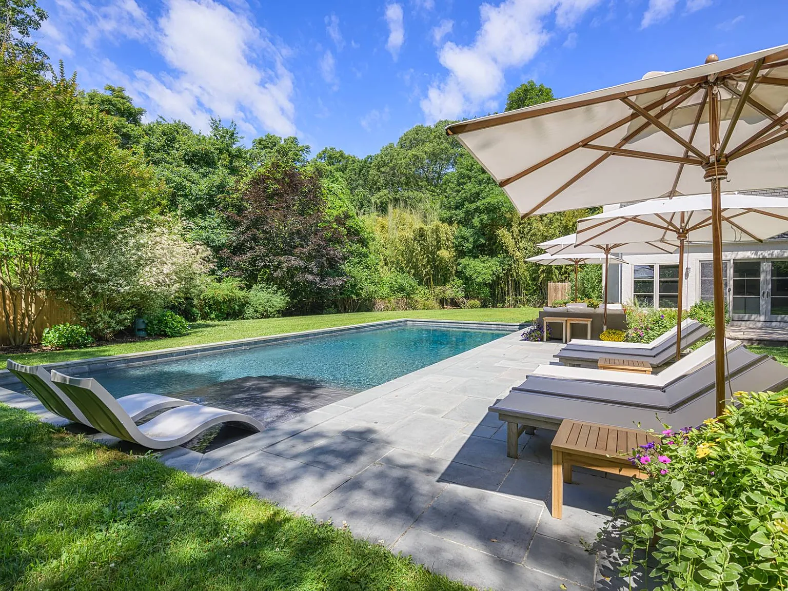Sagaponack Modern Farmhouse — Photo 3