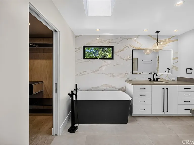 17 Monarch Bay Dr — Photo 43