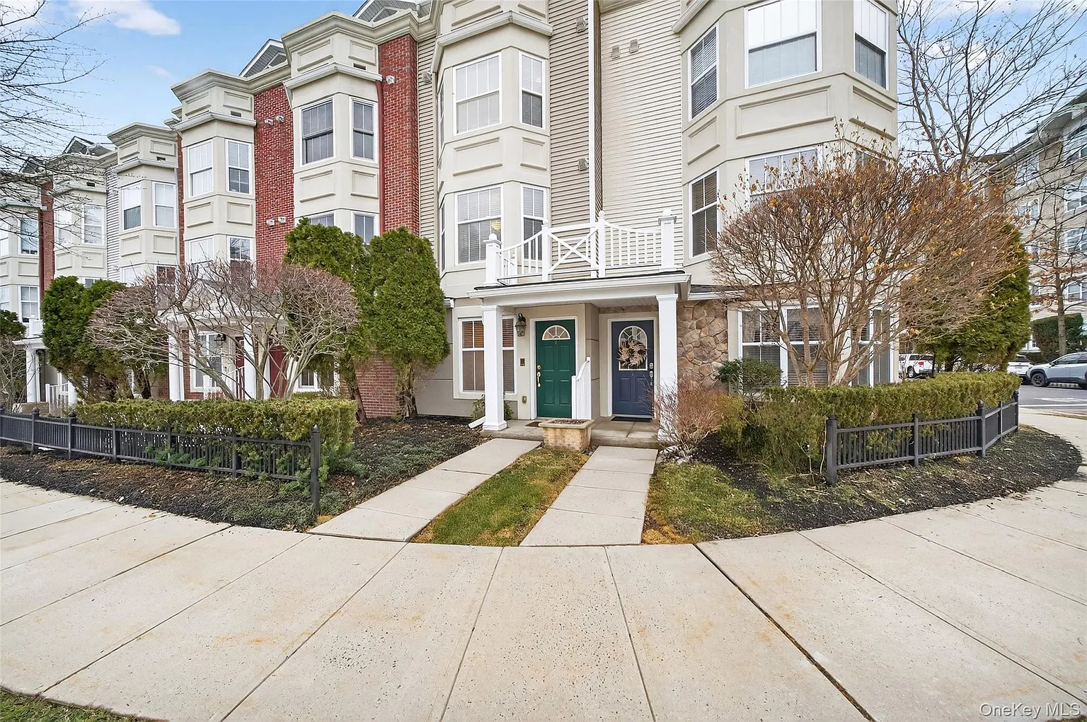 3 Harbor Pointe Drive photo 1