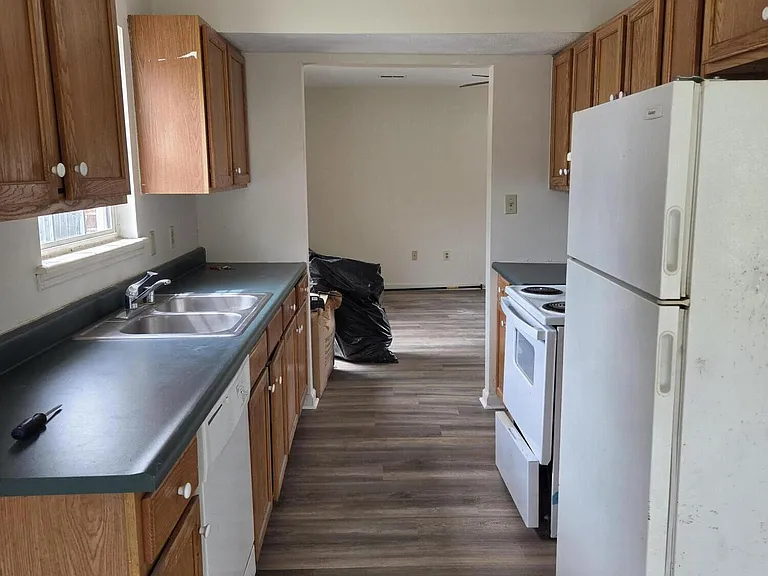 1000 Heathcliff Dr #1 — Photo 9