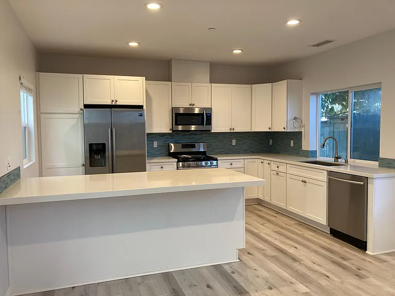 3443 Madison St — Photo 3