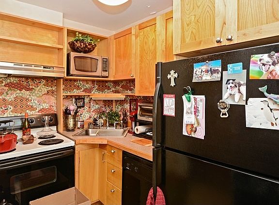 5th image of 1360 N Sandburg Ter APT 207C