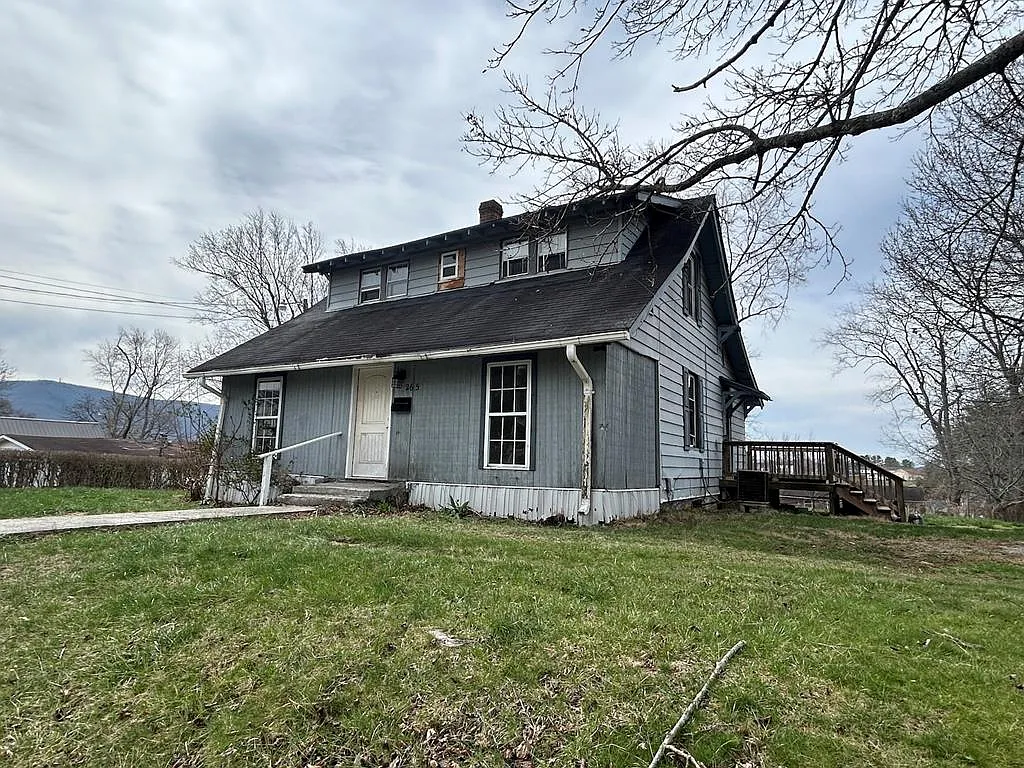 265 S 12th St photo 1